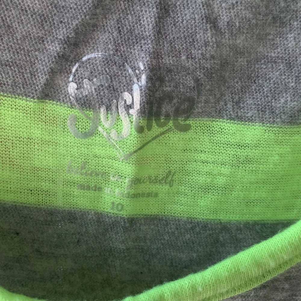 EUC Justice Top • Girls Size 10